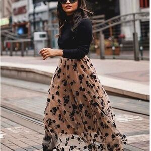 3D POSY DOUBLE-LAYERED MESH MIDI SKIRT IN CARAMEL